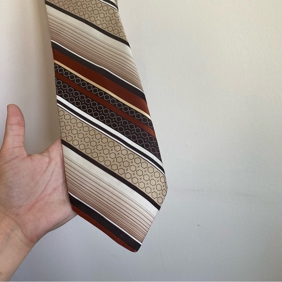 Vintage Christian Dior Monsieur Tie in Diagonal Neutral Stripes - Picture 4 of 10